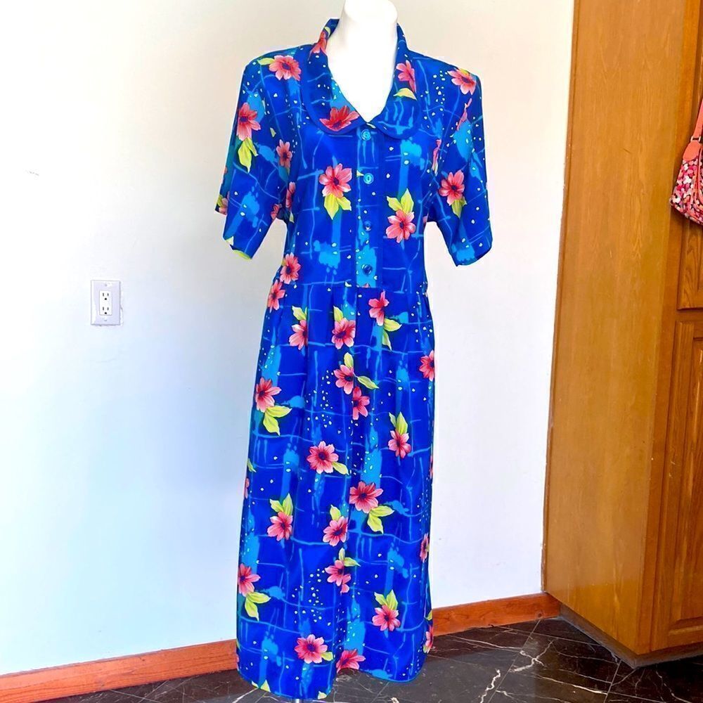 Sarin plus New York dress